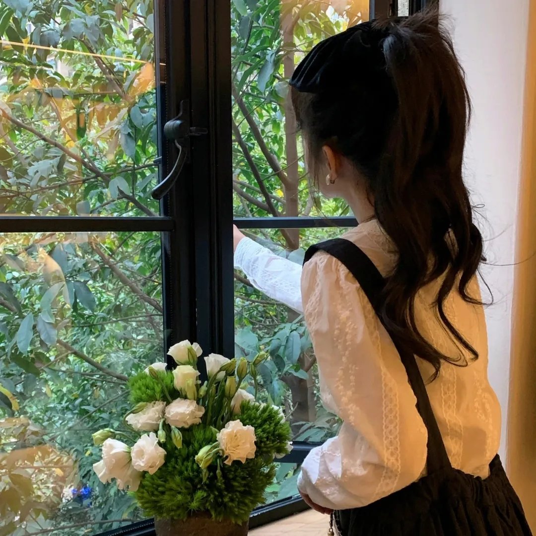 蜜桃女孩